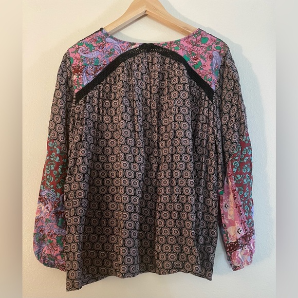 Grifflin Paris Top (w/ Pockets!) - Picture 3 of 3